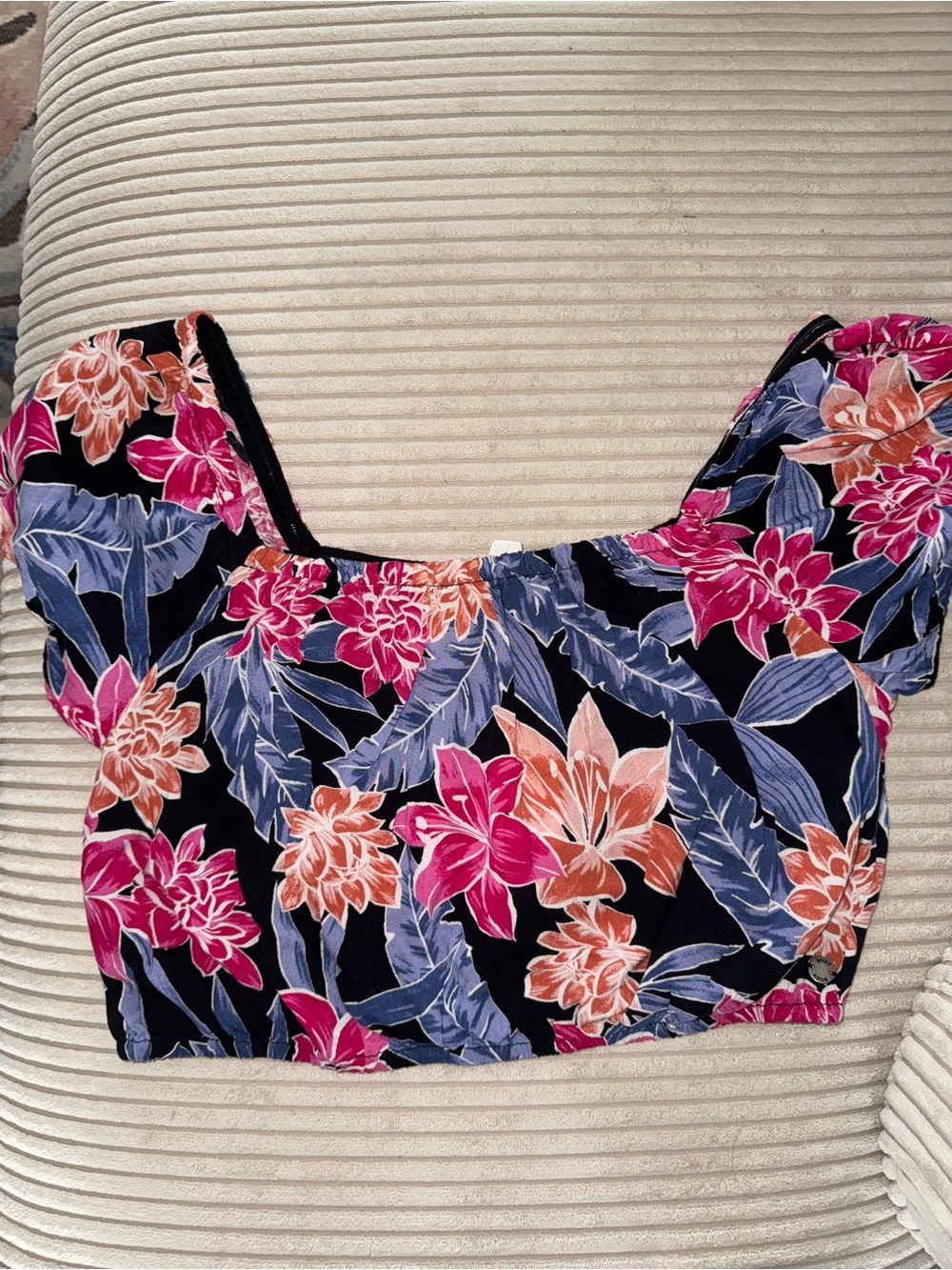 Roxy Floral Puff Sleeve Crop Top - Black with Pink & Peach Flowers